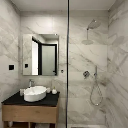 Elegant - Center Апартаменты