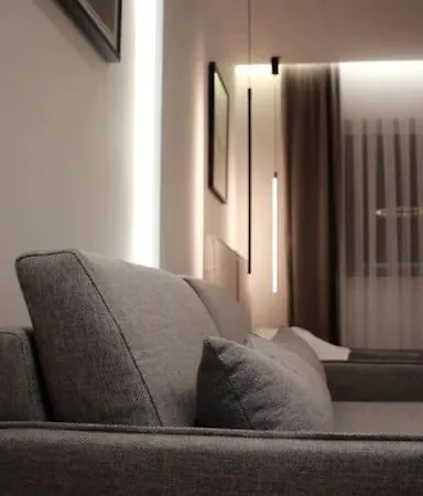 Elegant - Center * טיראנה