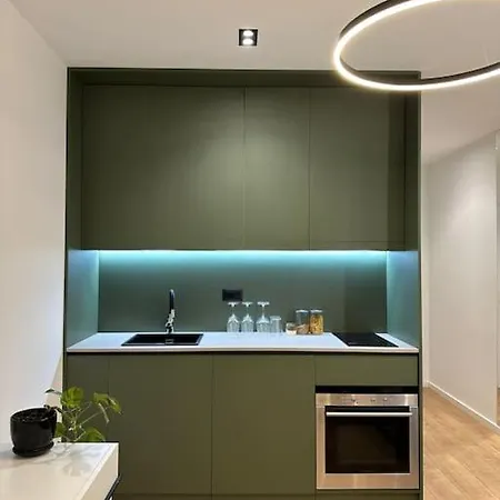 Elegant - Center Apartment Tirana