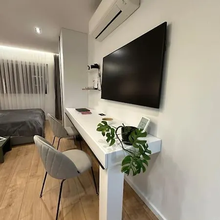 Elegant - Center Апартаменты *